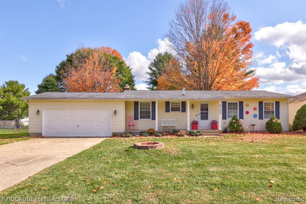 6123 King Arthur Drive, Swartz Creek, MI 48473 Main Photo