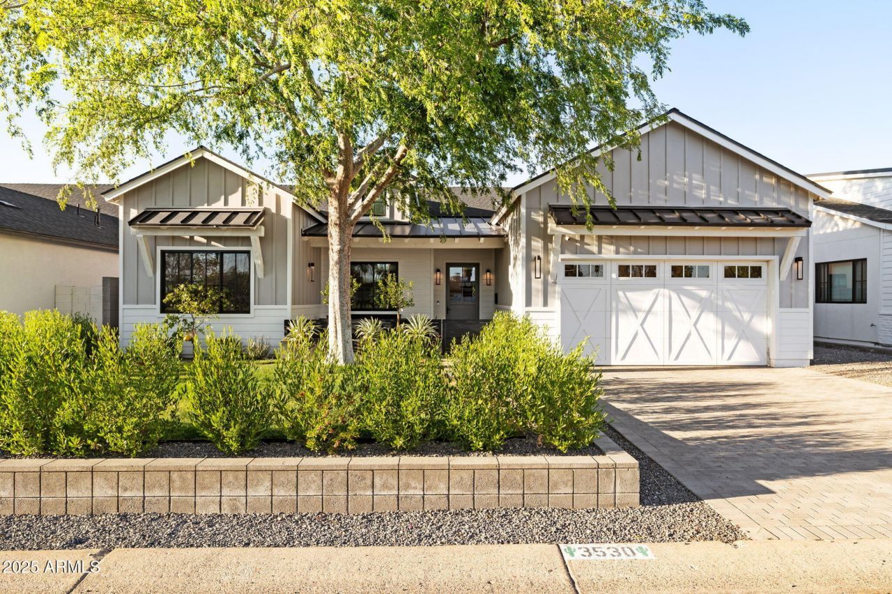 3530 E Glenrosa Avenue, Phoenix, AZ 85018 Main Photo