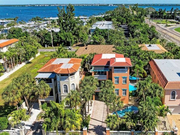 4003 5TH AVENUE, HOLMES BEACH, FL 34217