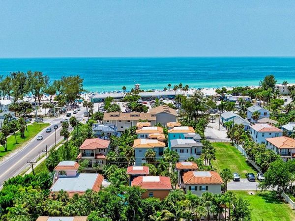 4003 5TH AVENUE, HOLMES BEACH, FL 34217