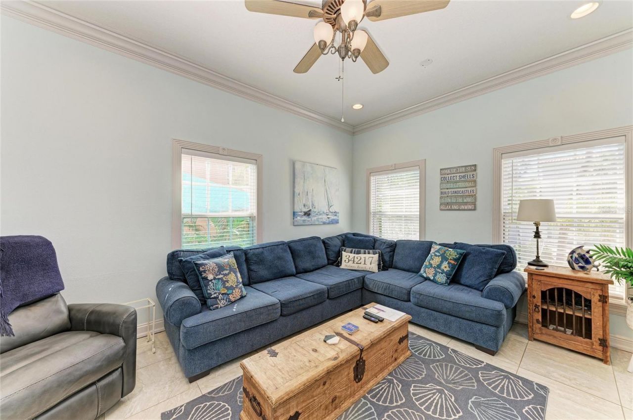 4003 5th Avenue, Holmes Beach, FL 34217 Photo