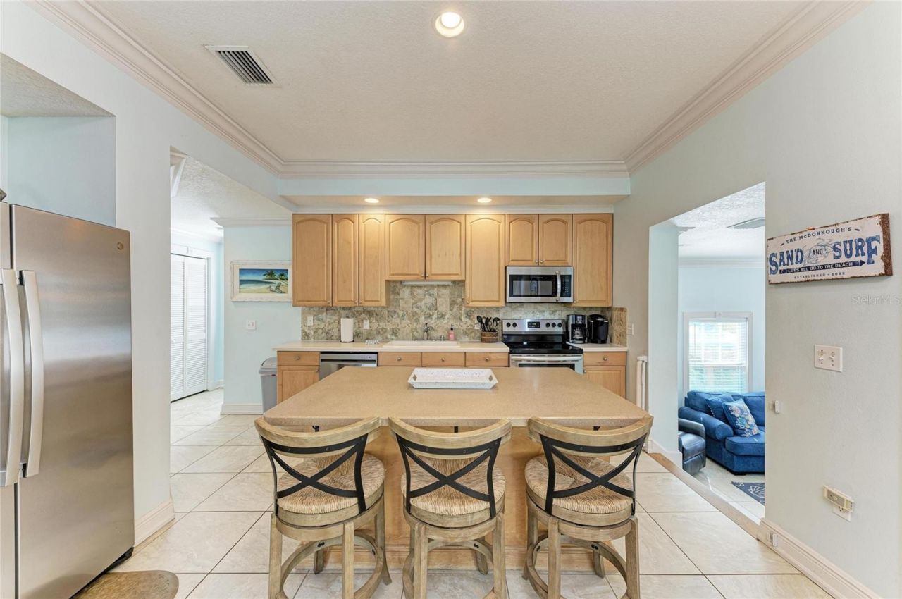 4003 5th Avenue, Holmes Beach, FL 34217 Photo