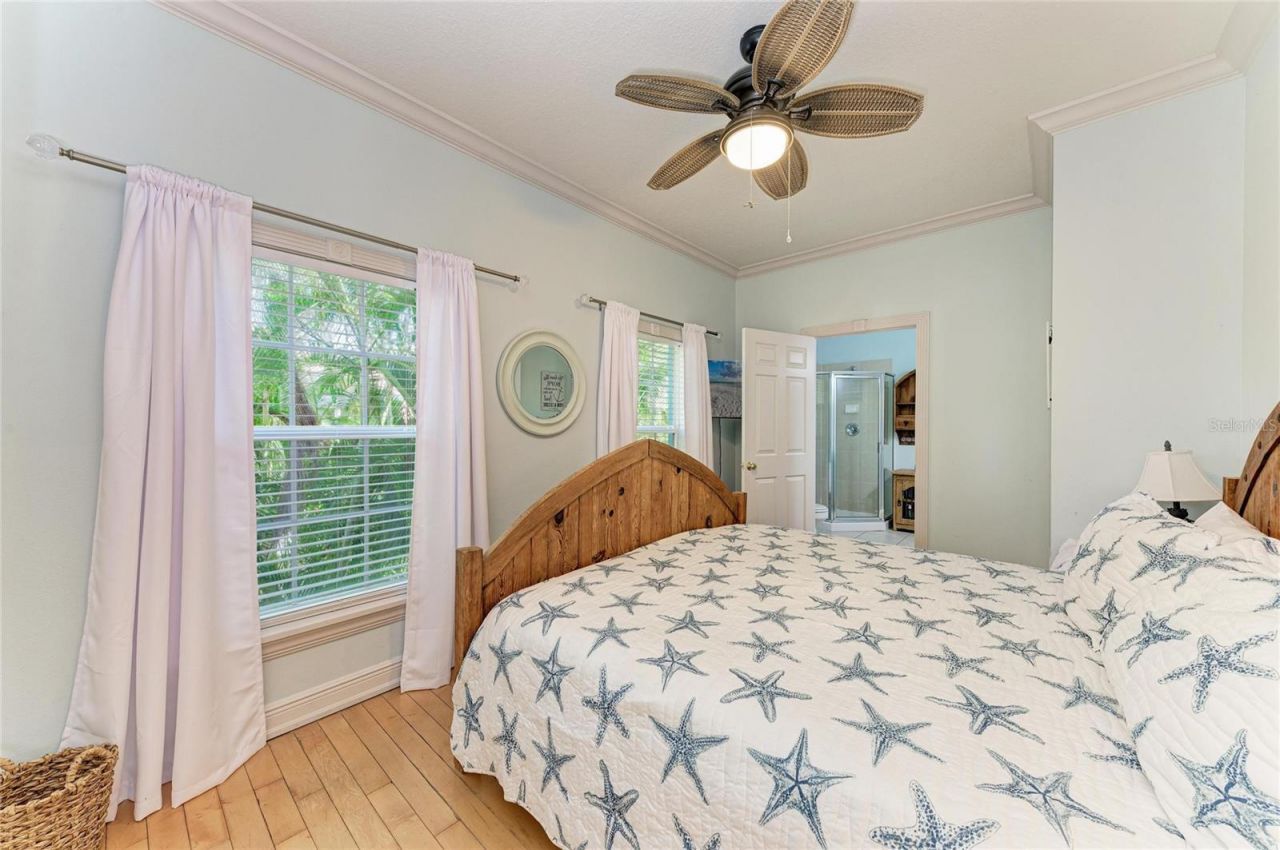 4003 5th Avenue, Holmes Beach, FL 34217 Photo