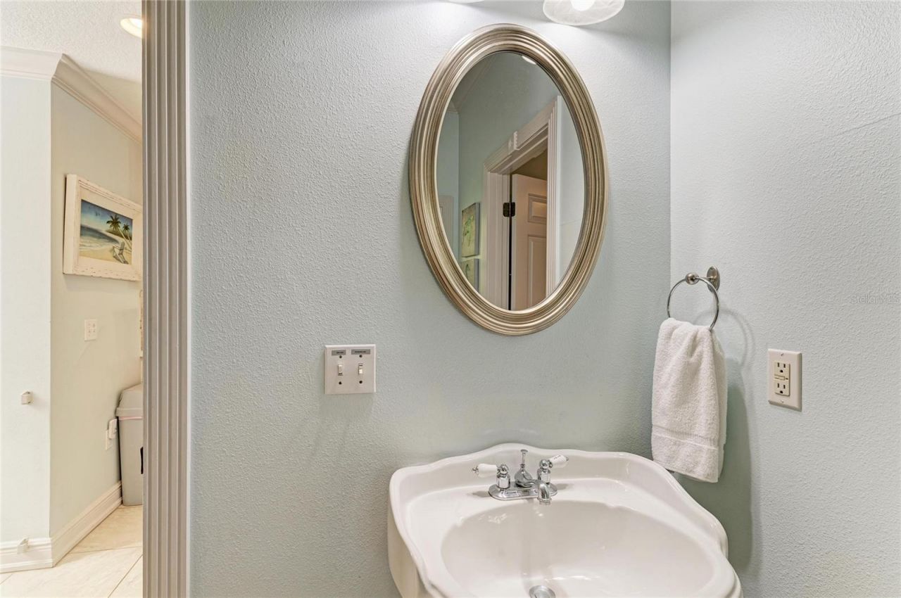 4003 5th Avenue, Holmes Beach, FL 34217 Photo