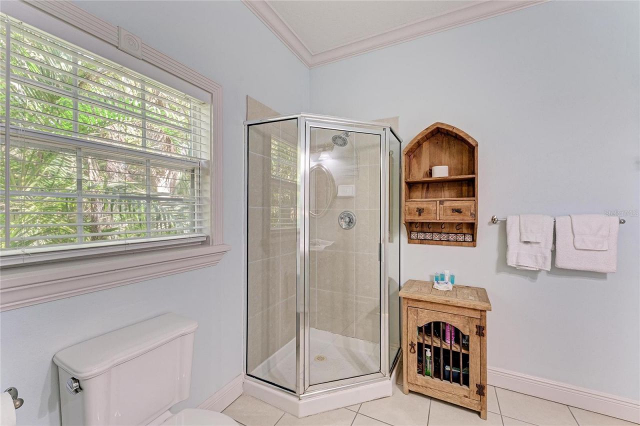 4003 5th Avenue, Holmes Beach, FL 34217 Photo