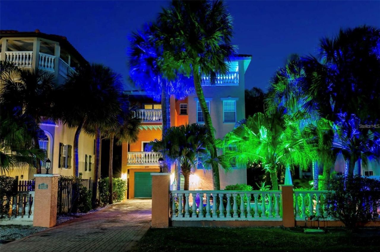 4003 5th Avenue, Holmes Beach, FL 34217 Photo