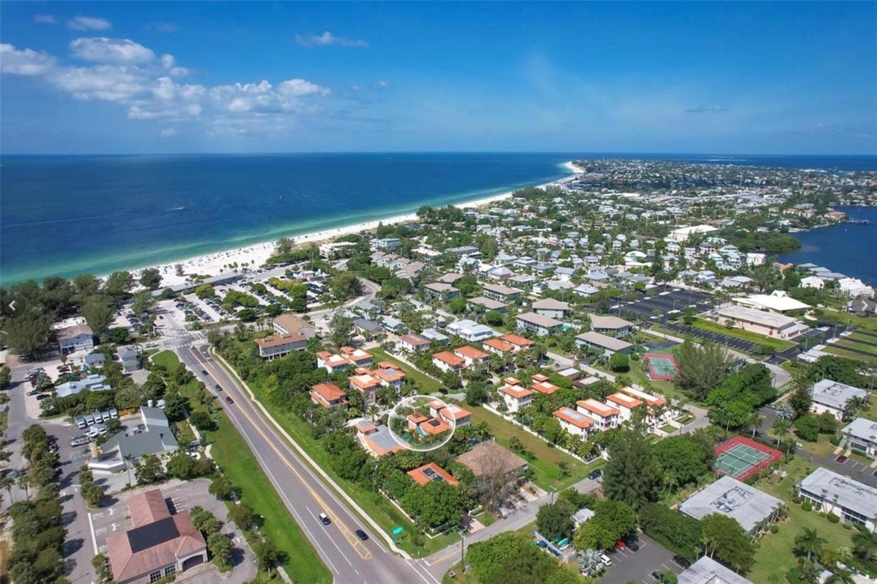 4003 5th Avenue, Holmes Beach, FL 34217 Photo