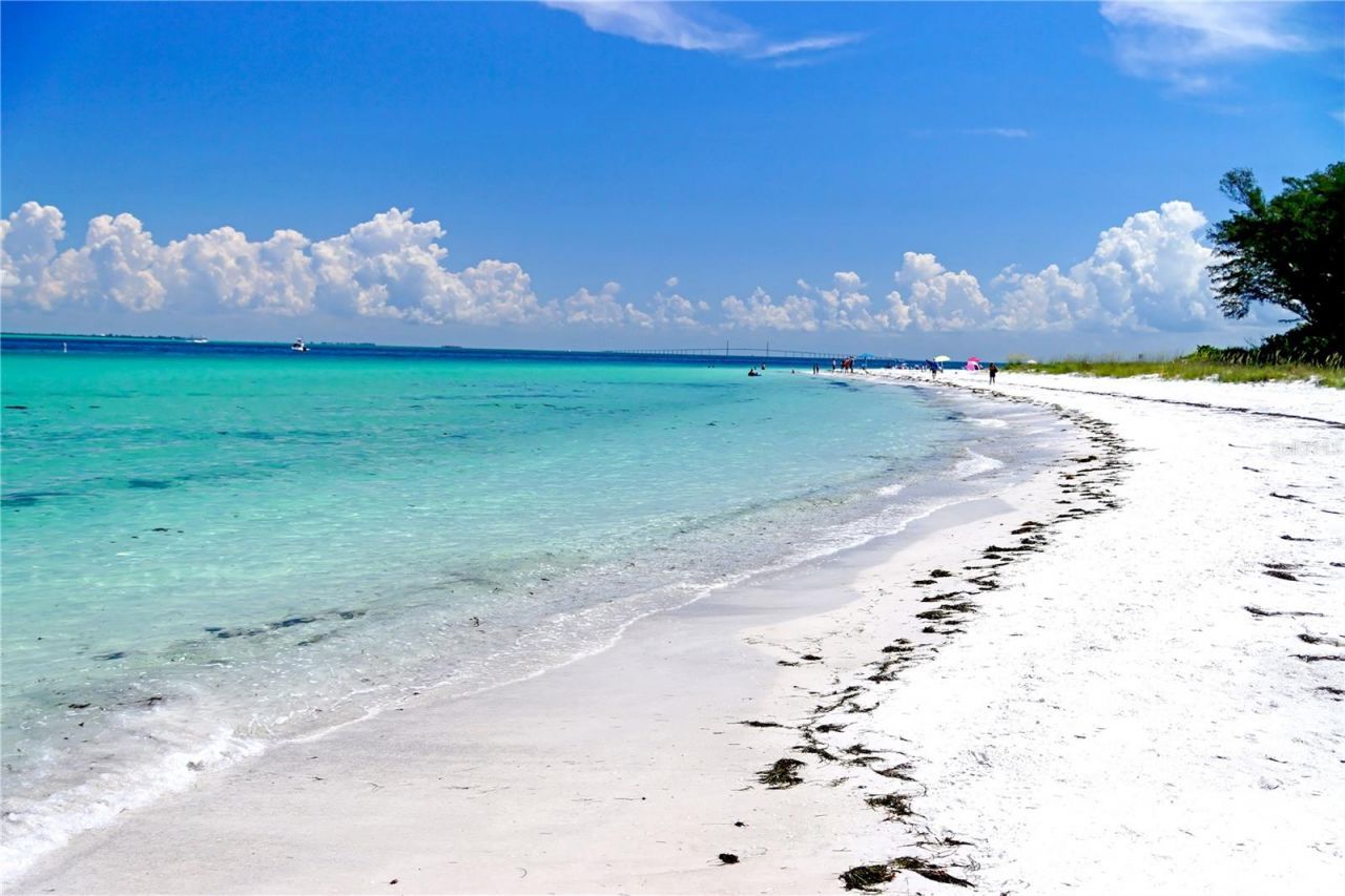 4003 5th Avenue, Holmes Beach, FL 34217 Photo