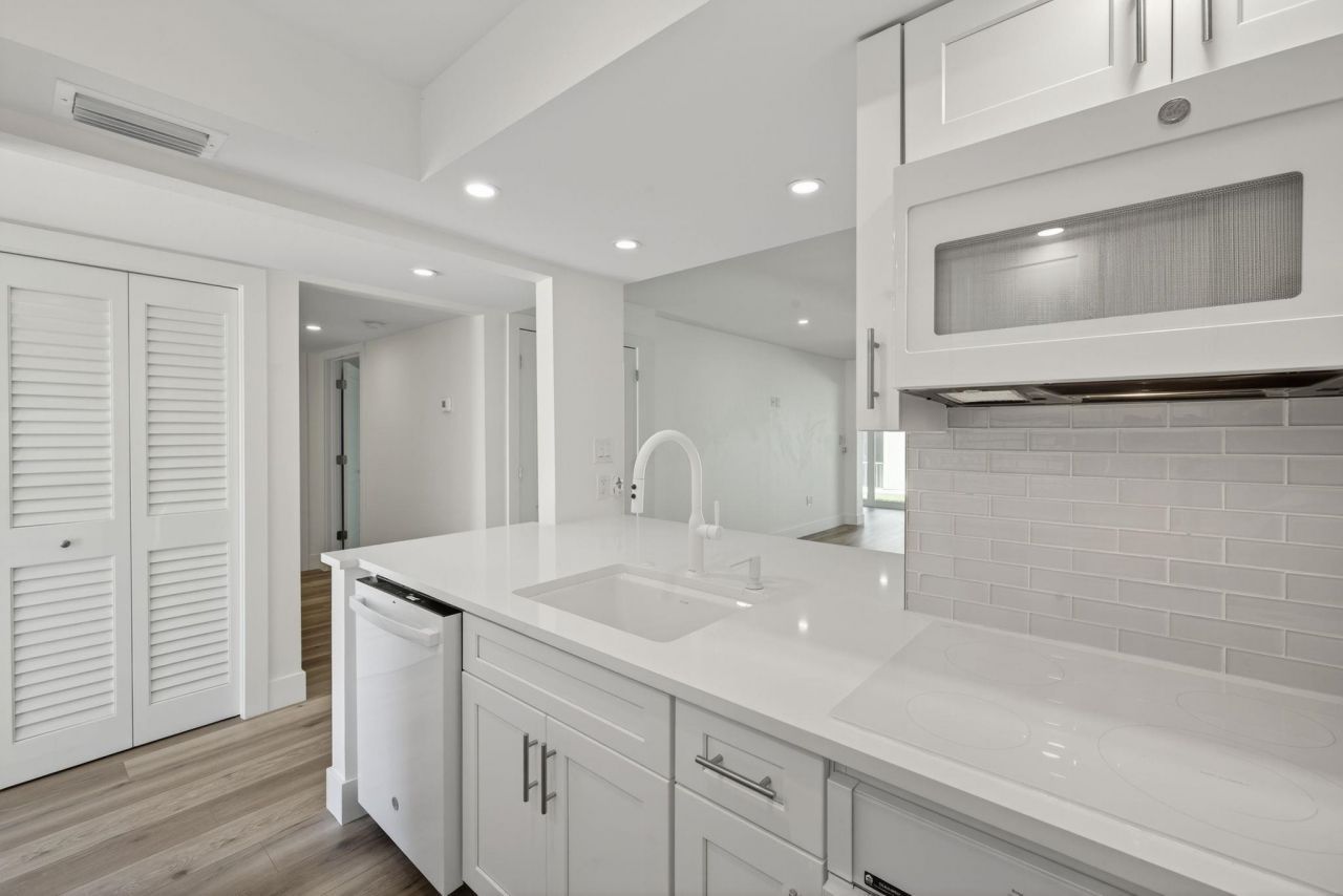 1610 Middle Gulf Dr, Unit F2, Sanibel, FL 33957 Photo