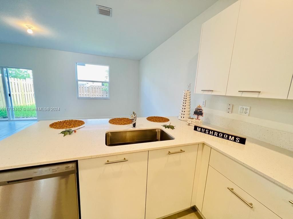 12628 NW 23rd Pl, Unit 12628, Miami, FL 33167 Photo