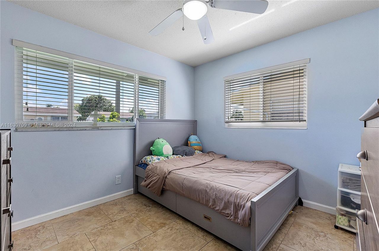 4905 NW 53rd St, Tamarac, FL 33319 Photo
