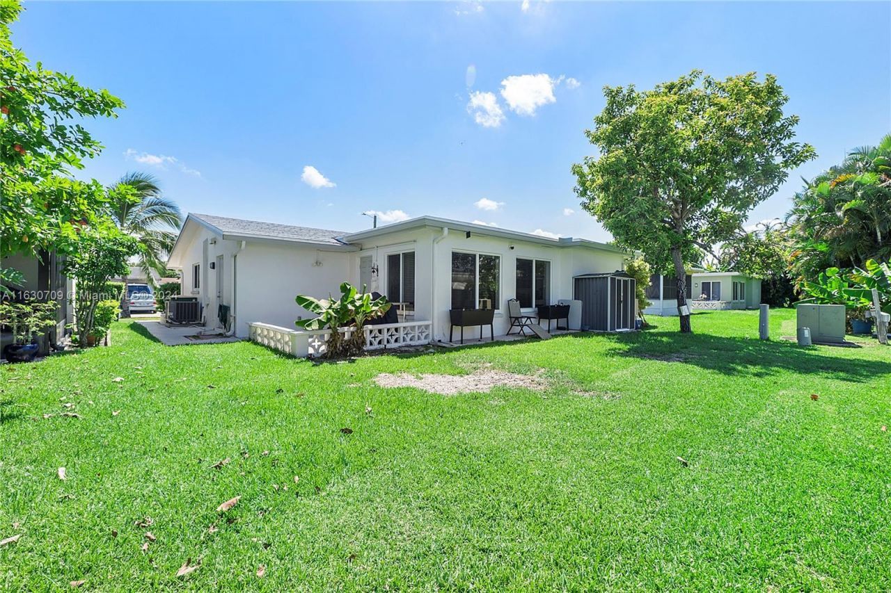 4905 NW 53rd St, Tamarac, FL 33319 Photo