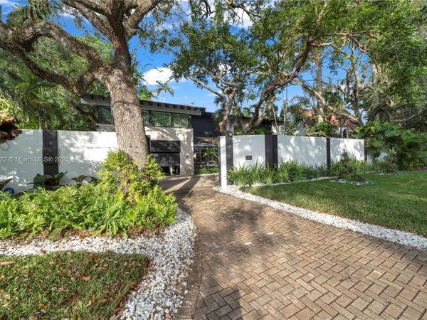 3760 S Douglas Rd, Miami, FL 33133