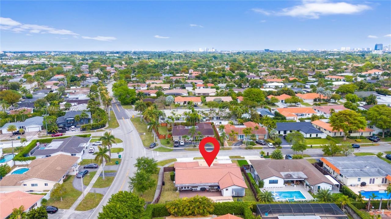 2010 NE 208th St, Miami, FL 33179 Photo