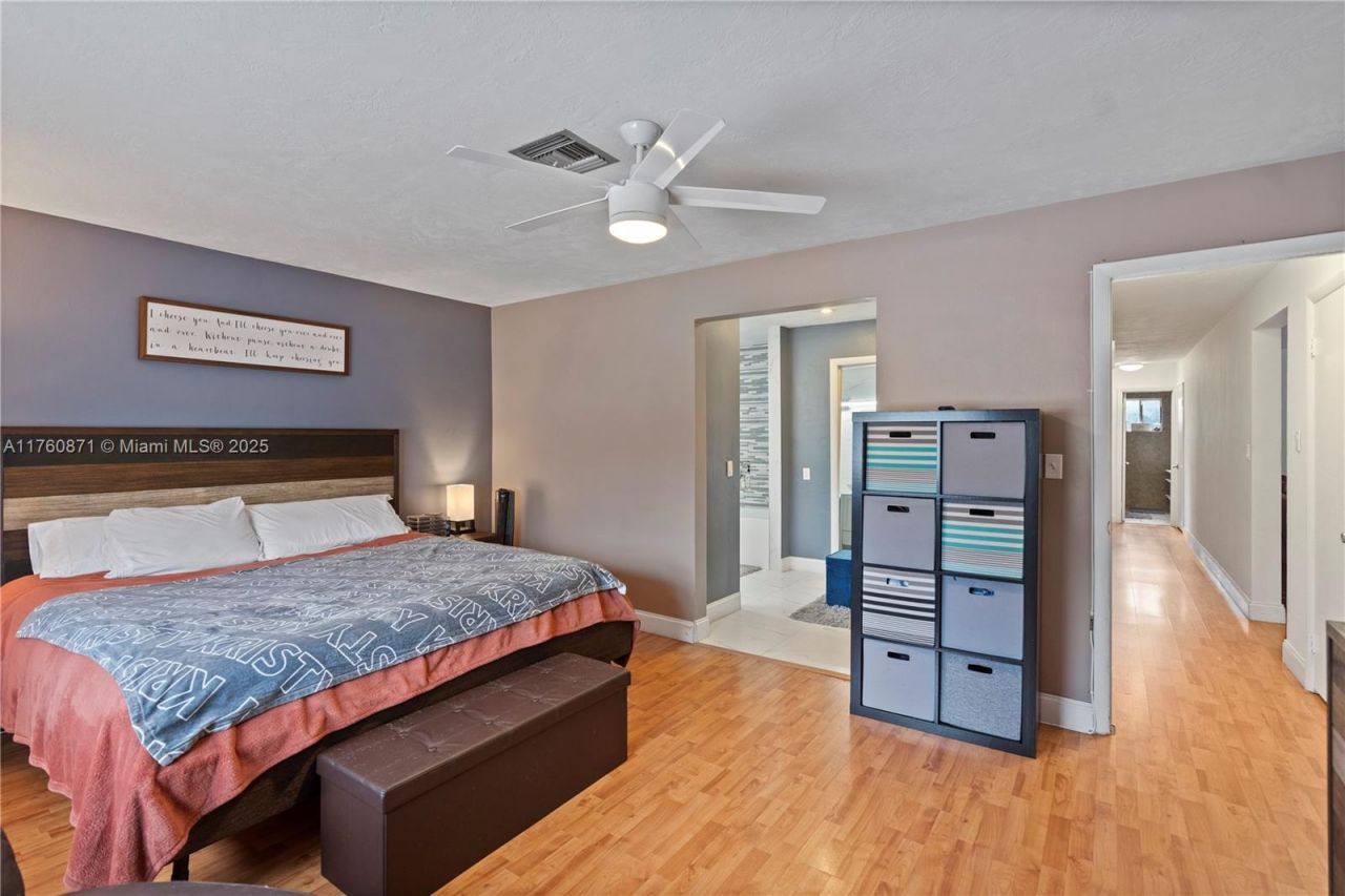 2010 NE 208th St, Miami, FL 33179 Photo