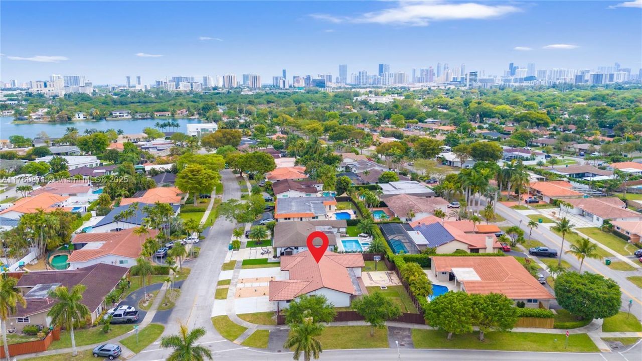 2010 NE 208th St, Miami, FL 33179 Photo