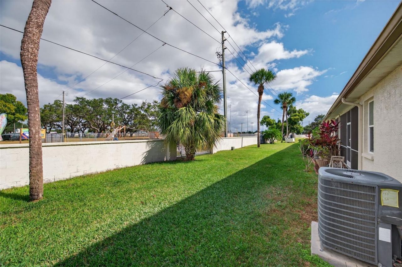 6400 46th Avenue N, Unit 36, Kenneth City, FL 33709 Photo