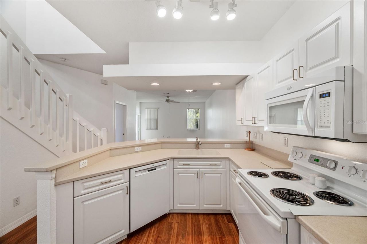 6400 46th Avenue N, Unit 36, Kenneth City, FL 33709 Photo