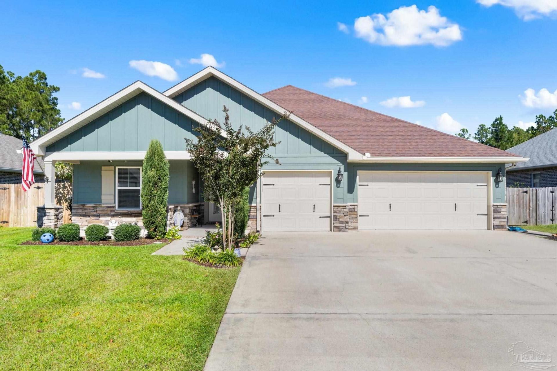 7986 Majestic Cypress Dr, Milton, FL 32583 Main Photo