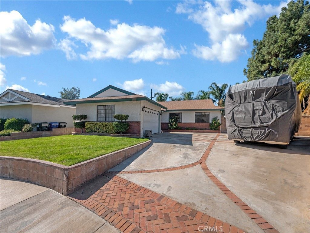 26721 Diaz Drive, Saugus, CA 91350 Main Photo