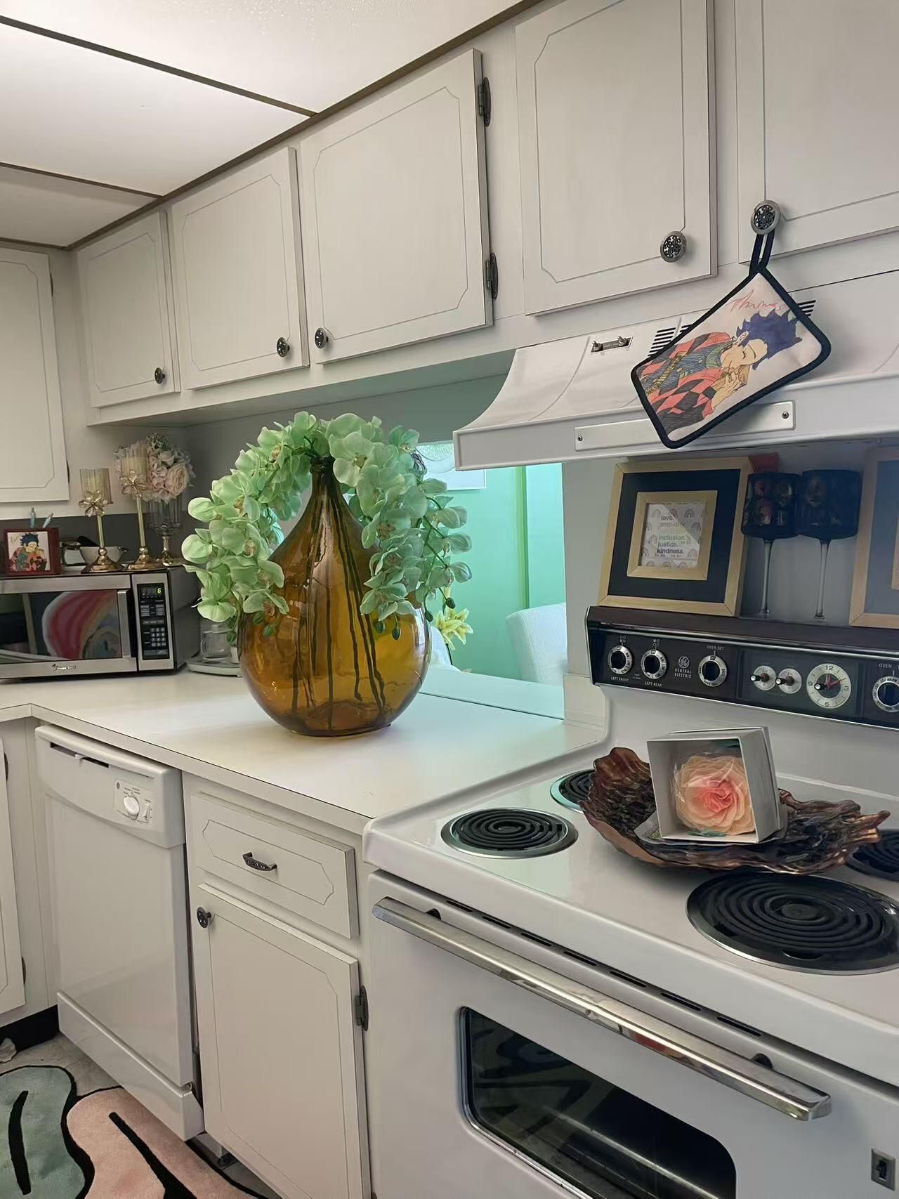 500 Executive Center Drive, Unit 3-F, West Palm Beach, FL 33401 Photo