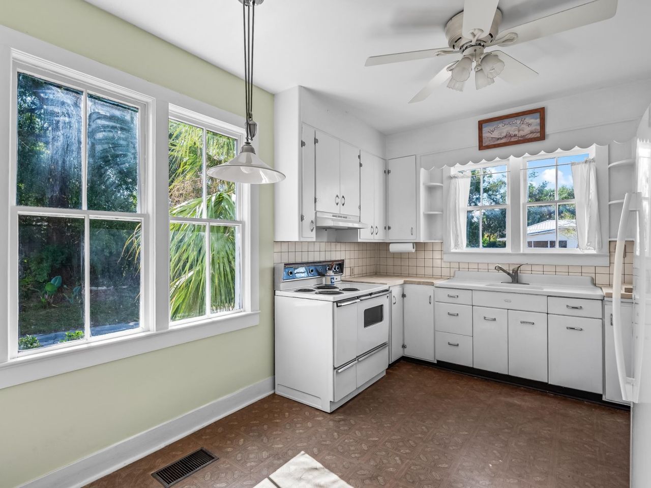 415 W Main Street, Perry, FL 32347 Photo