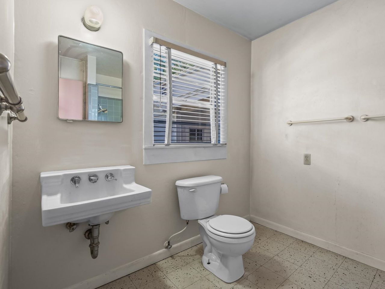 415 W Main Street, Perry, FL 32347 Photo