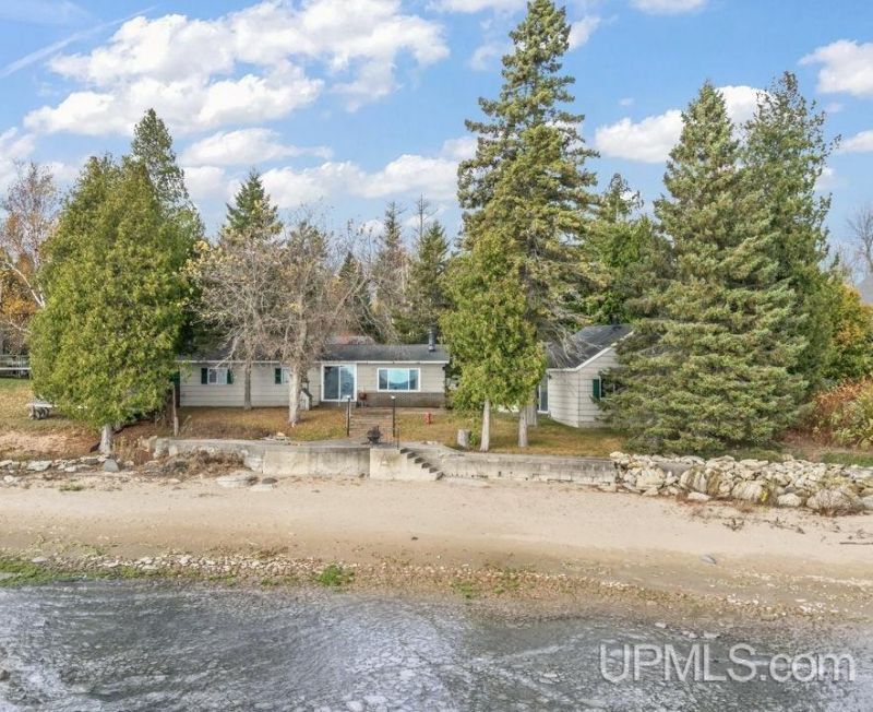 1070 M35 Highway, Ford River Twp, MI 49807 Main Photo