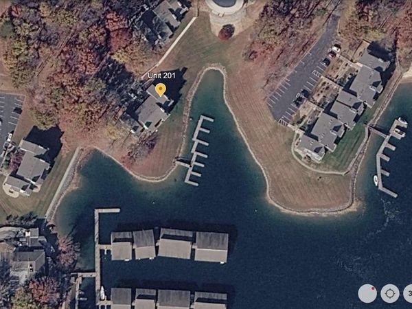 100 Dockside CIR, Unit 201, Moneta, VA 24121