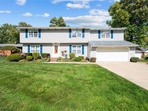 6807 Larchmont Drive, Cleveland, OH 44124