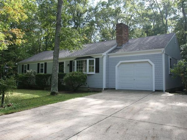 19 Oriole Ln, Barnstable, MA 02648