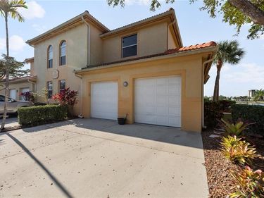 4306 Bellasol CIR, Unit 3422, FORT MYERS, FL 33916