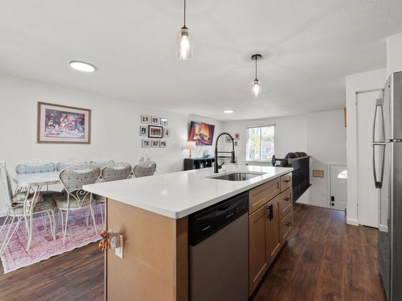 1025 Woodington Road, Westerville, OH 43081 Photo 11