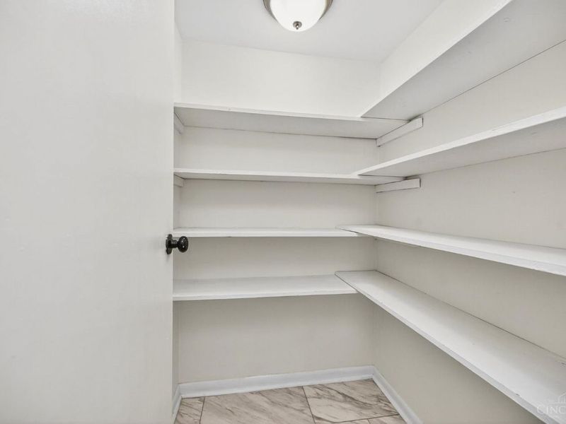 2730 Bristol Hill Court, Cincinnati, OH 45239 Photo 12