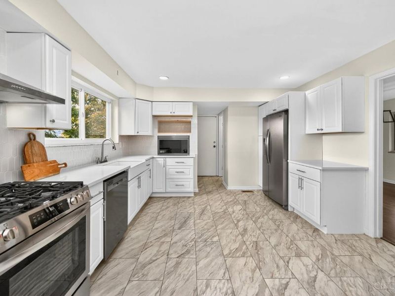 2730 Bristol Hill Court, Cincinnati, OH 45239 Photo 6