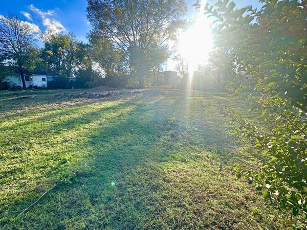 825 21st Ave N, Nashville, TN 37208