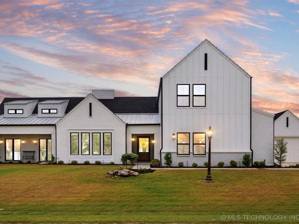 5927 N Meadows Ridge Road, Owasso, OK 74055