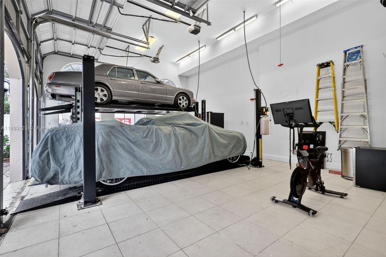 7837 SW 117th St, Pinecrest, FL 33156 Photo