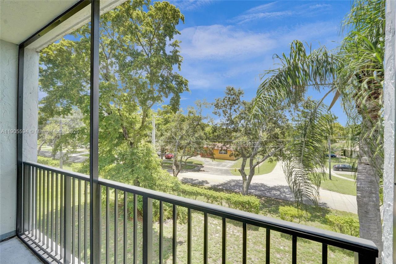 7541 NW 16th St, Unit 1310, Plantation, FL 33313 Photo