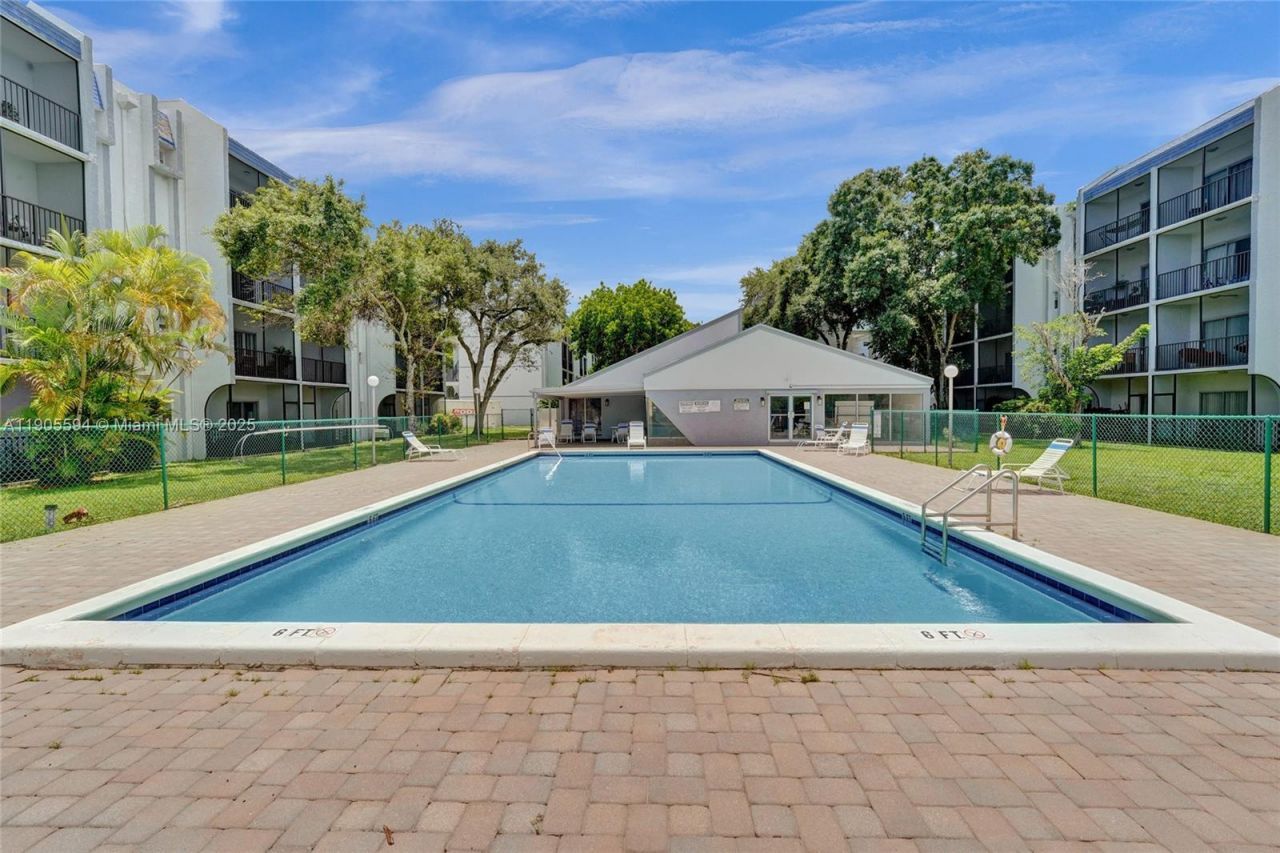 7541 NW 16th St, Unit 1310, Plantation, FL 33313 Photo