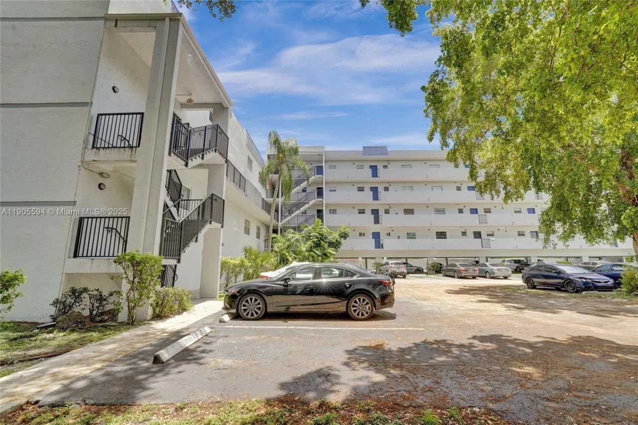 7541 NW 16th St, Unit 1310, Plantation, FL 33313 Photo