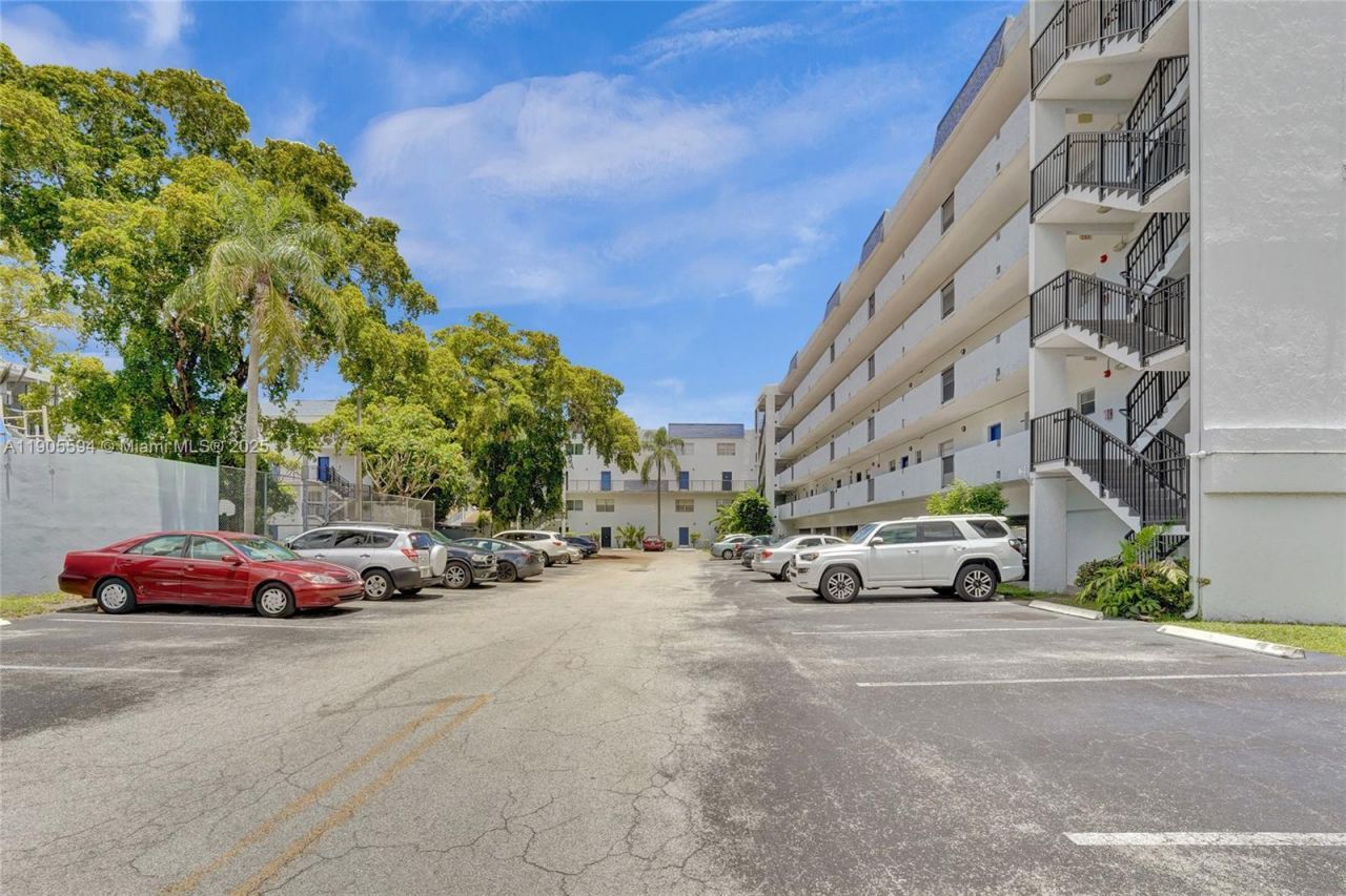 7541 NW 16th St, Unit 1310, Plantation, FL 33313 Photo