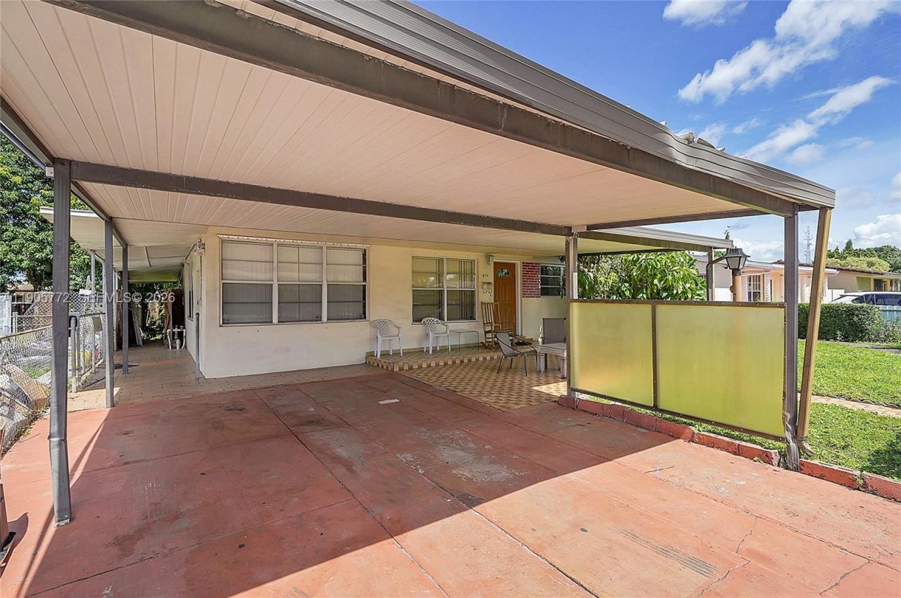 671 E 53rd St, Hialeah, FL 33013 Photo