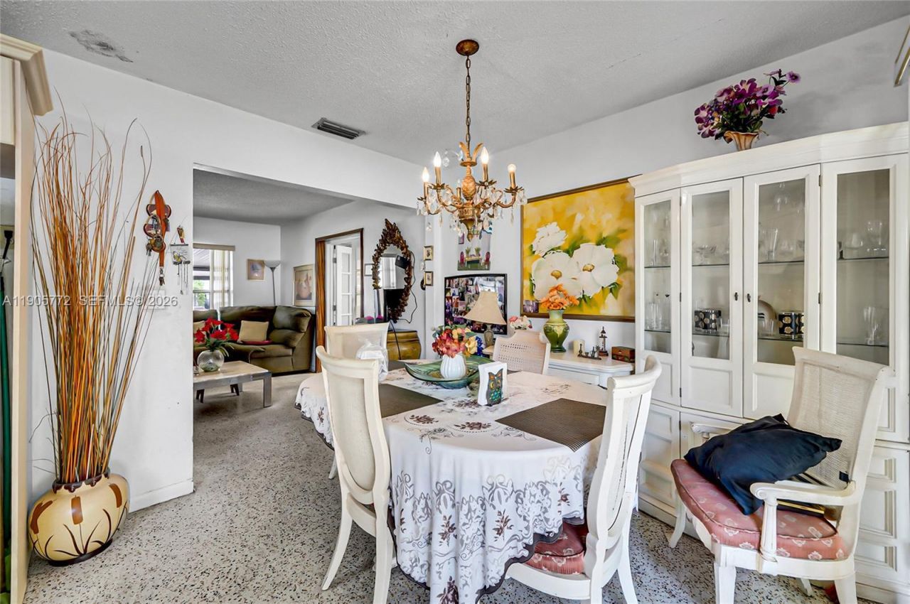 671 E 53rd St, Hialeah, FL 33013 Photo