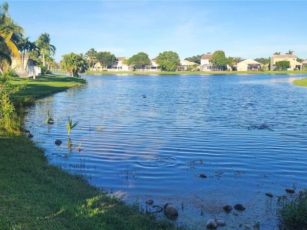 649 Willow Bend Rd, Weston, FL 33327