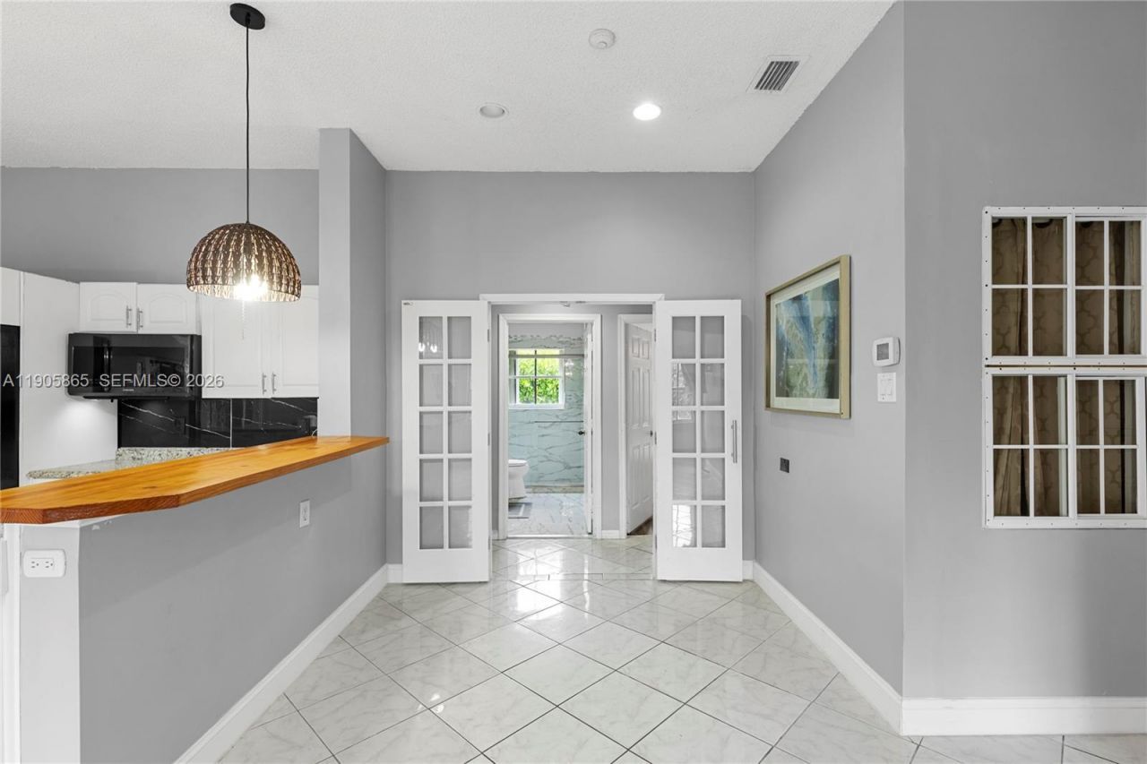 649 Willow Bend Rd, Weston, FL 33327 Photo