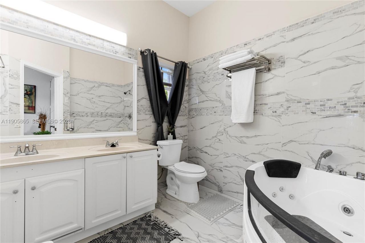 649 Willow Bend Rd, Weston, FL 33327 Photo