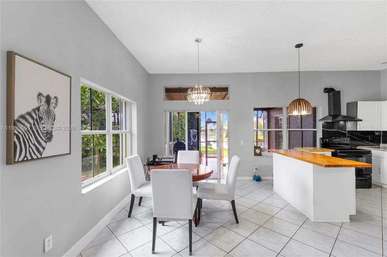 649 Willow Bend Rd, Weston, FL 33327 Photo