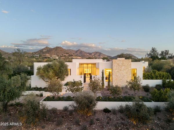 4510 E Maderos Del Cuenta Drive, Paradise Valley, AZ 85253