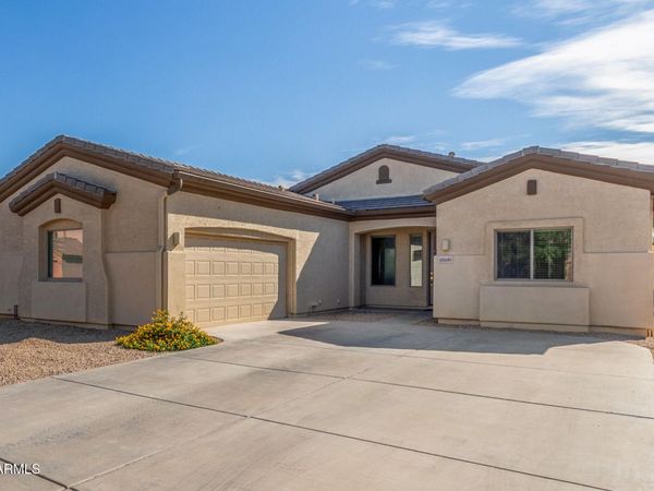 13681 W HOLLY Street, Goodyear, AZ 85395